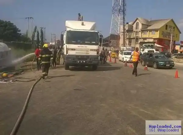 Fully Loaded Fuel Tanker Falls In Lekki (Photos)